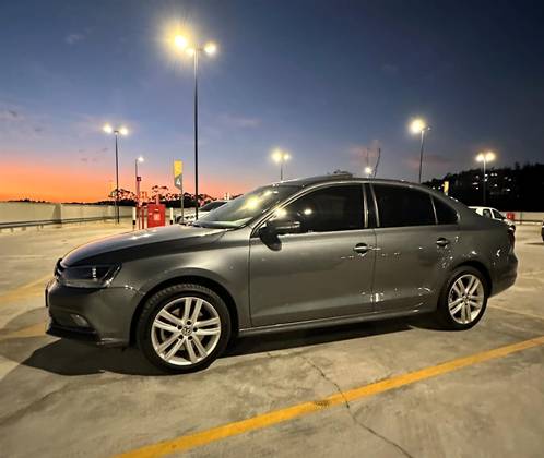VOLKSWAGEN JETTA 2.0 TSI HIGHLINE 211CV GASOLINA 4P TIPTRONIC VOLKSWAGEN JETTA 2.0 TSI HIGHLINE 211CV GASOLINA 4P TIPTRONIC
